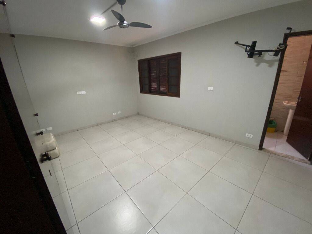 Sobrado à venda e aluguel com 3 quartos, 174m² - Foto 28