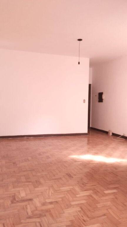 Apartamento para alugar com 2 quartos, 110m² - Foto 16