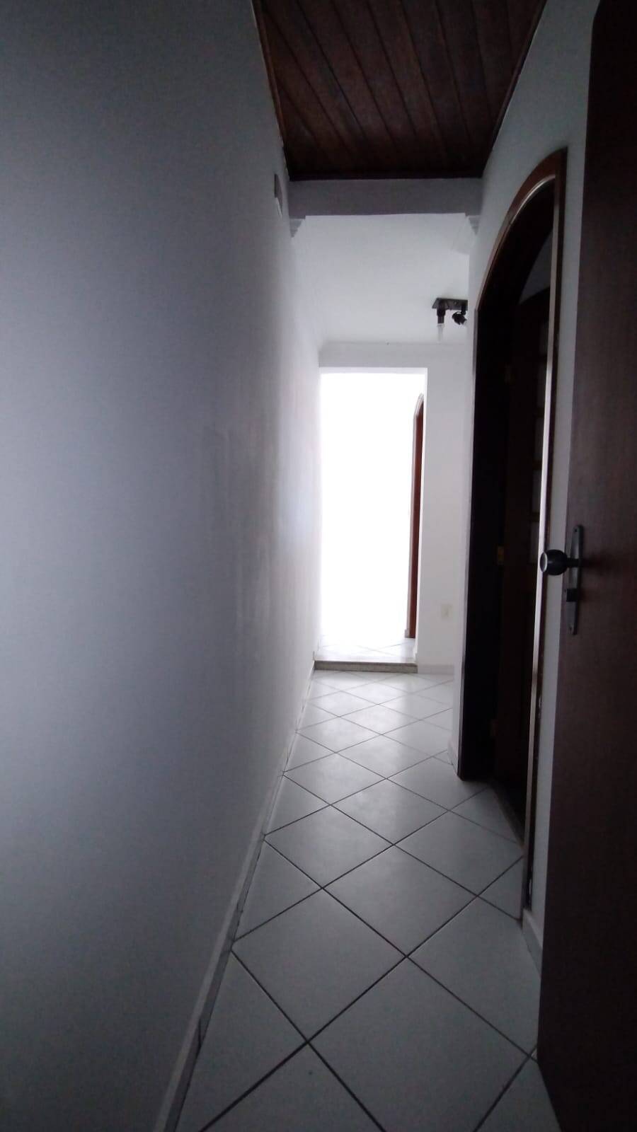 Casa para alugar com 3 quartos, 150m² - Foto 12