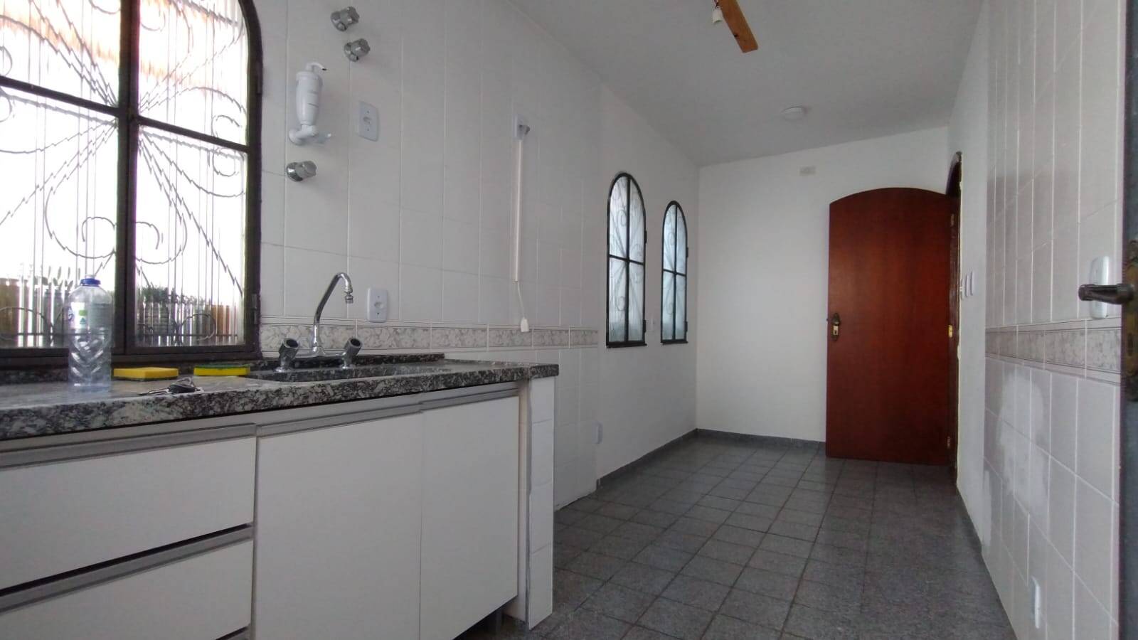 Casa para alugar com 3 quartos, 150m² - Foto 16