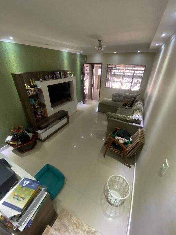 Casa à venda com 3 quartos, 112m² - Foto 1