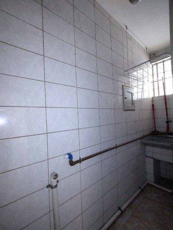 Apartamento para alugar com 2 quartos, 75m² - Foto 2