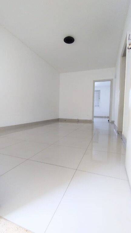 Apartamento para alugar com 2 quartos, 75m² - Foto 15