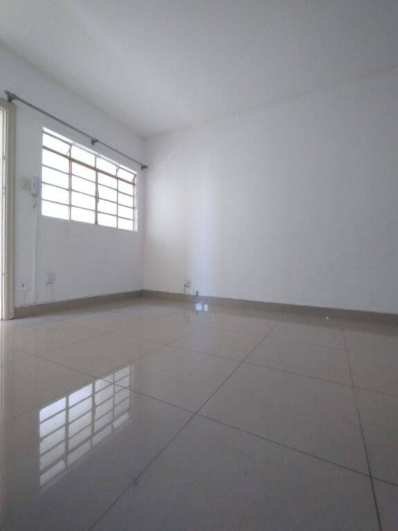 Apartamento para alugar com 2 quartos, 75m² - Foto 14