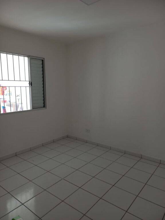 Casa à venda com 2 quartos, 125m² - Foto 2