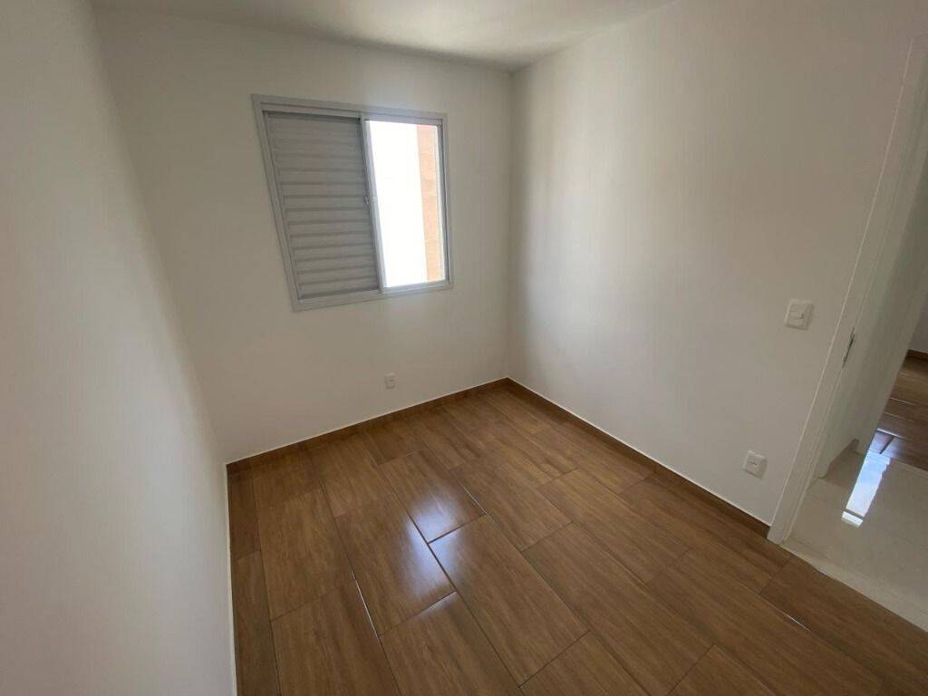 Apartamento à venda com 3 quartos, 56m² - Foto 2