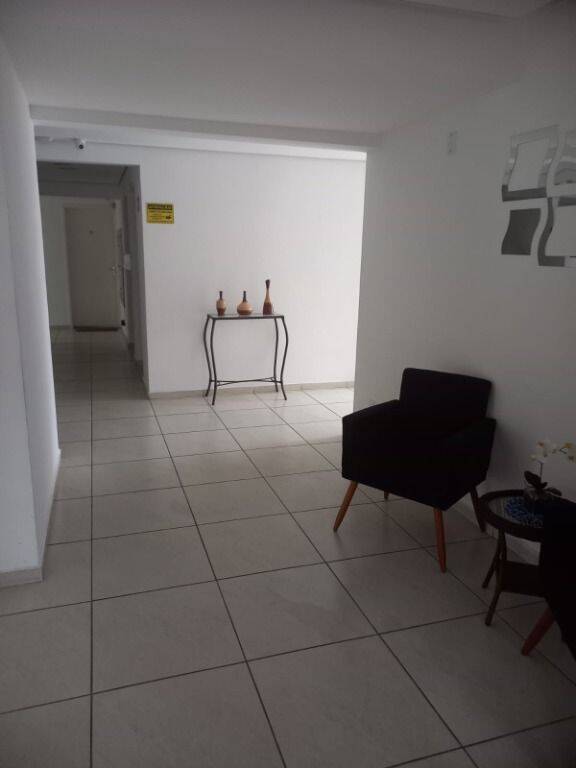 Apartamento à venda com 2 quartos, 60m² - Foto 7