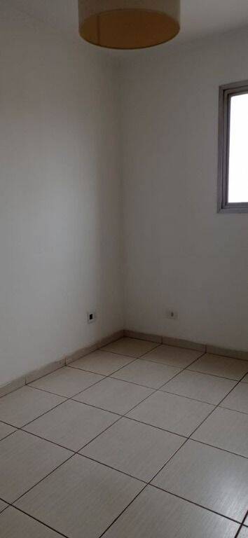 Apartamento para alugar com 2 quartos, 64m² - Foto 11