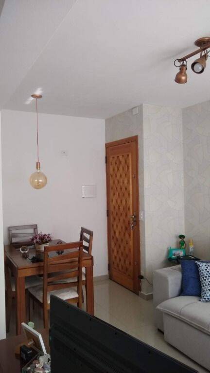 Apartamento à venda com 2 quartos, 46m² - Foto 2