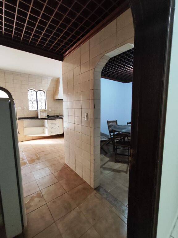 Casa à venda e aluguel com 5 quartos, 480m² - Foto 19