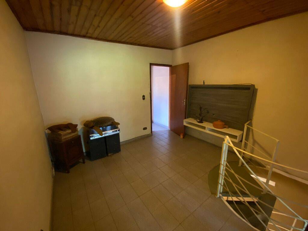 Casa à venda com 4 quartos, 108m² - Foto 3