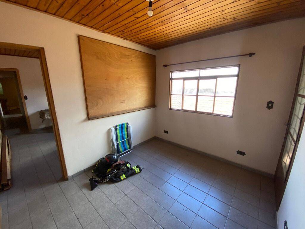 Casa à venda com 4 quartos, 108m² - Foto 8