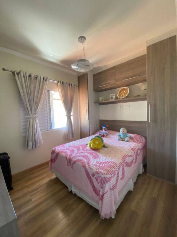 Casa à venda com 3 quartos, 196m² - Foto 2