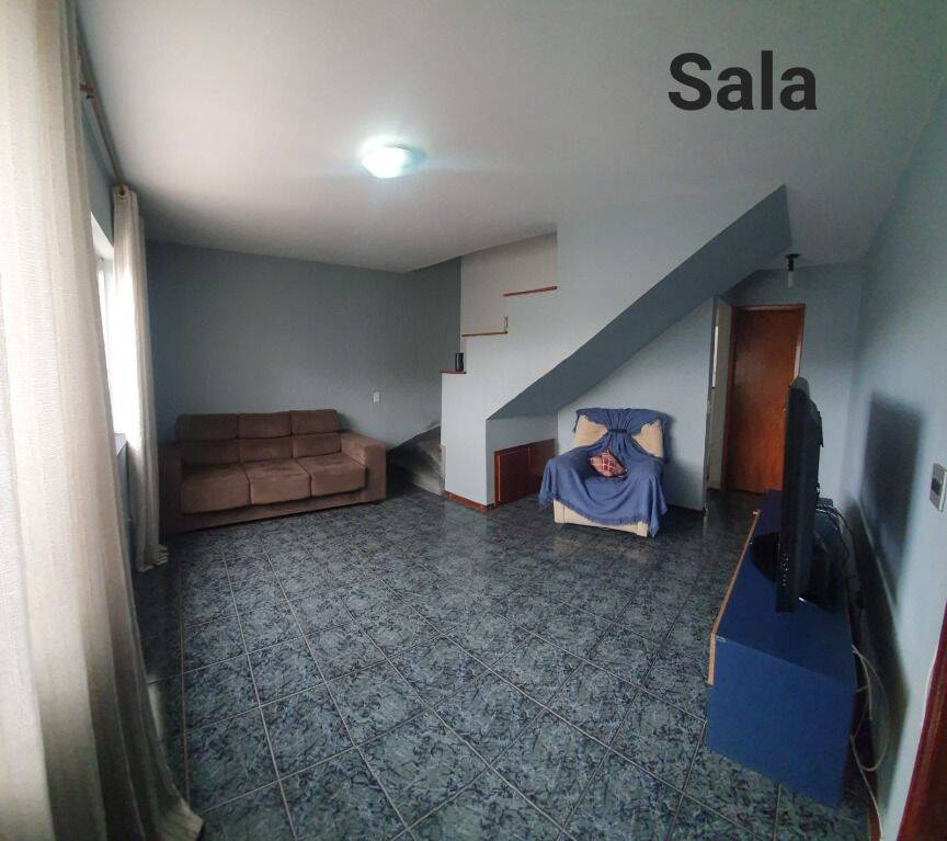 Casa à venda com 3 quartos, 173m² - Foto 1