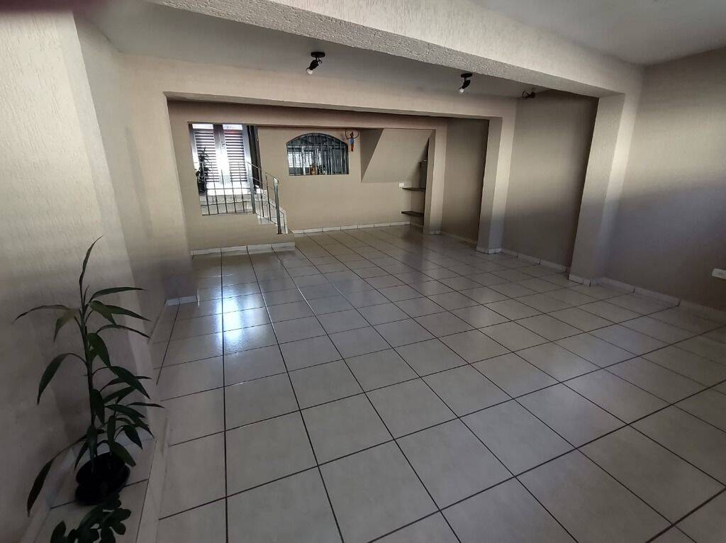 Casa à venda com 4 quartos, 128m² - Foto 1