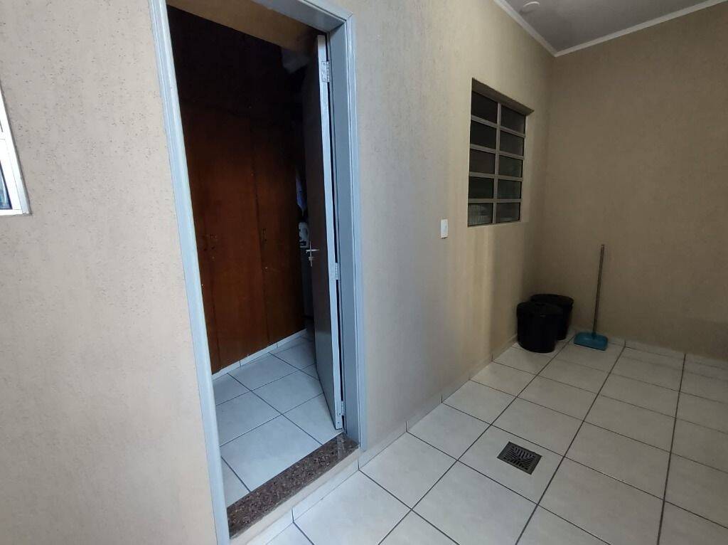 Casa à venda com 4 quartos, 128m² - Foto 14