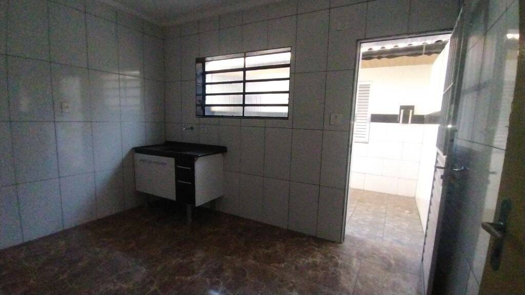 Casa à venda com 2 quartos, 150m² - Foto 12