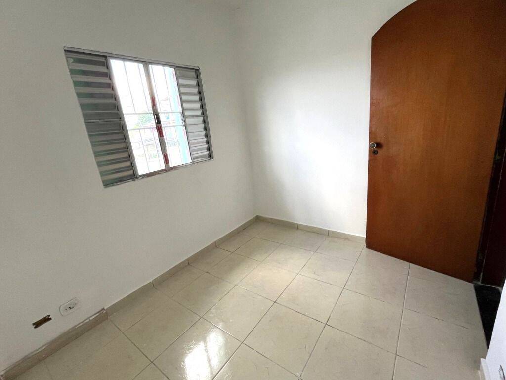 Casa à venda com 5 quartos, 140m² - Foto 3