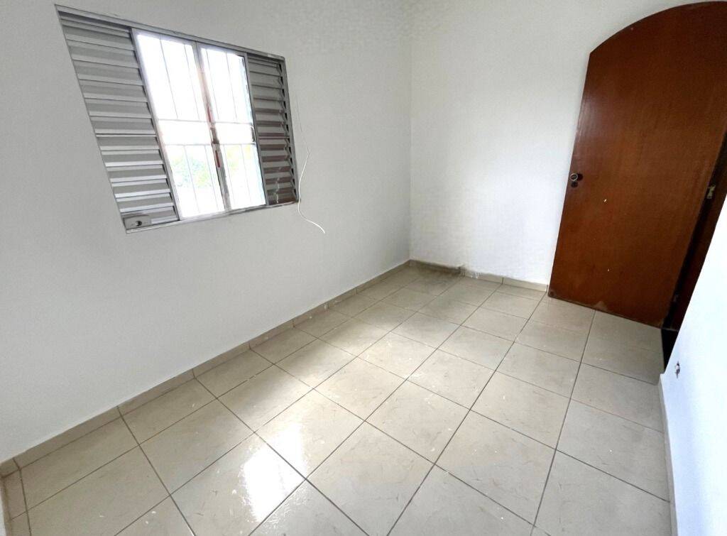 Casa à venda com 5 quartos, 140m² - Foto 5