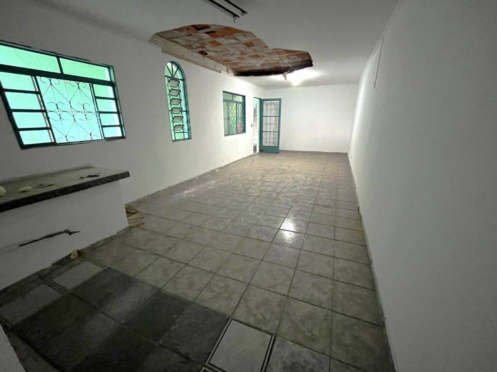 Casa à venda com 5 quartos, 140m² - Foto 8