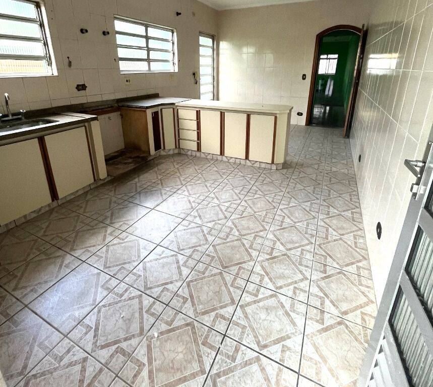 Casa à venda com 5 quartos, 140m² - Foto 13