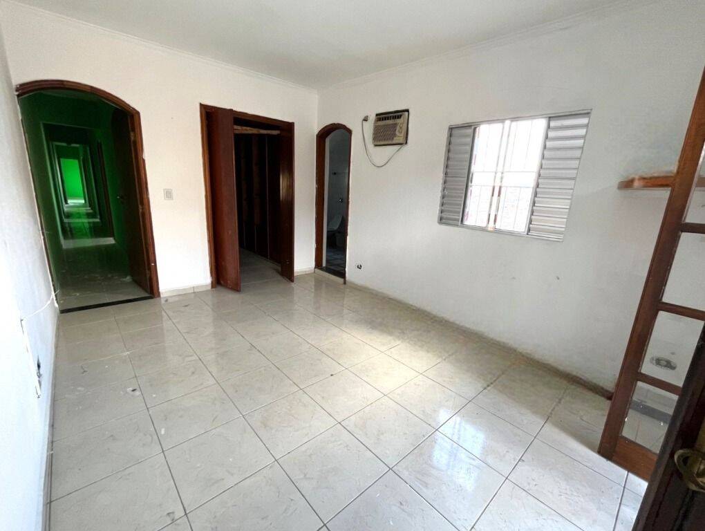 Casa à venda com 5 quartos, 140m² - Foto 15