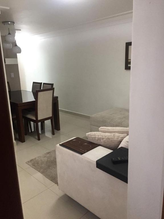 Apartamento à venda com 2 quartos, 62m² - Foto 2