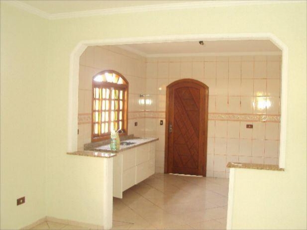 Sobrado à venda com 4 quartos, 200m² - Foto 2