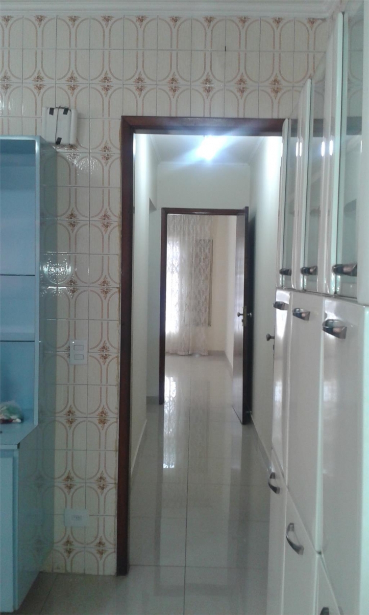 Sobrado à venda com 4 quartos, 200m² - Foto 13