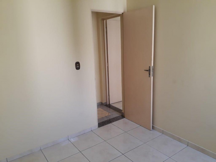 Apartamento à venda com 2 quartos, 62m² - Foto 13