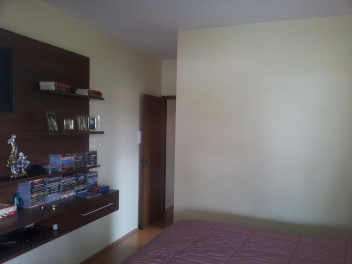 Casa à venda com 2 quartos, 220m² - Foto 2