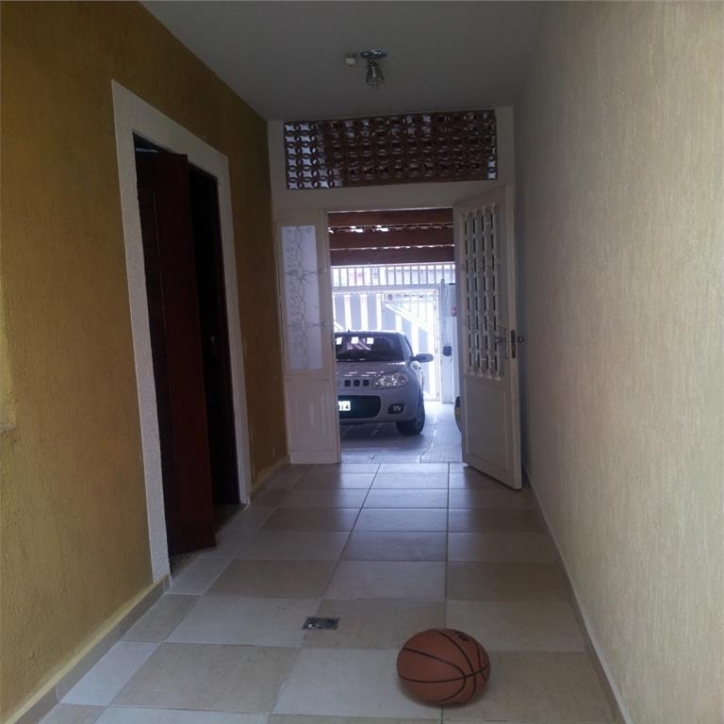 Casa à venda com 2 quartos, 220m² - Foto 10