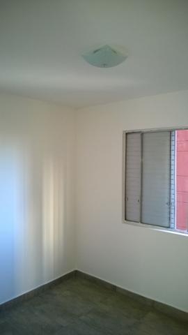 Apartamento à venda com 3 quartos, 70m² - Foto 2