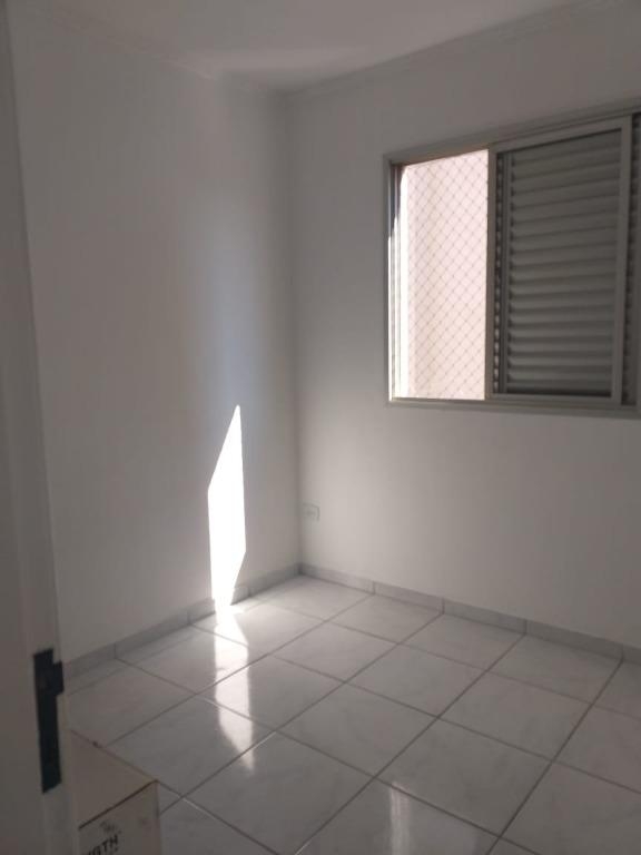 Apartamento à venda com 3 quartos, 60m² - Foto 11