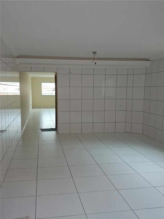 Sobrado à venda com 3 quartos, 200m² - Foto 4