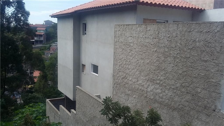 Sobrado à venda com 2 quartos, 150m² - Foto 3