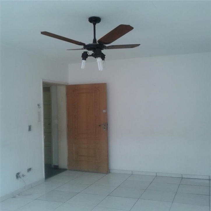 Apartamento à venda com 2 quartos, 65m² - Foto 3