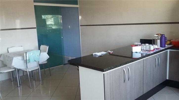 Sobrado à venda com 3 quartos, 300m² - Foto 2