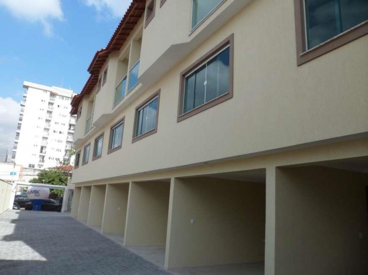 Sobrado à venda com 2 quartos, 125m² - Foto 1