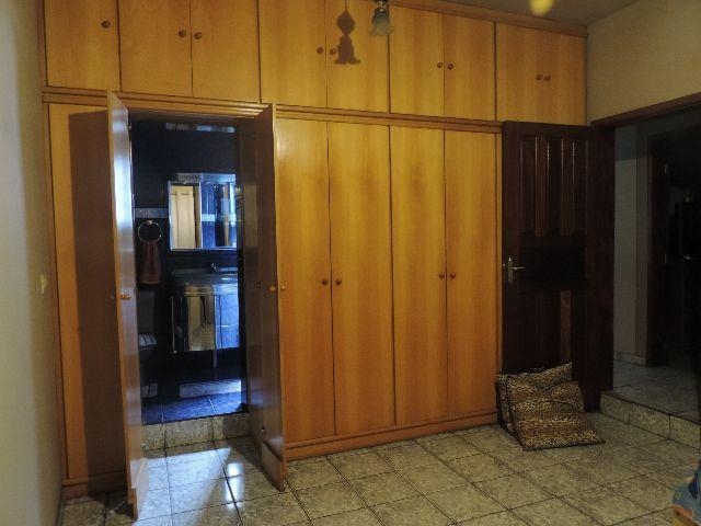 Casa à venda com 3 quartos, 250m² - Foto 4