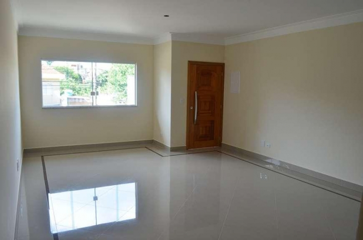 Sobrado à venda com 4 quartos, 240m² - Foto 1